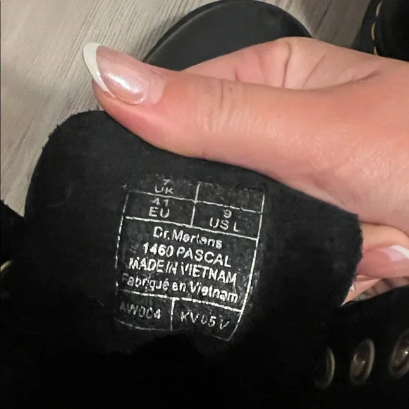 Dr. Martens Black Boots with Gold AirWair Tag - Picture 3 of 7